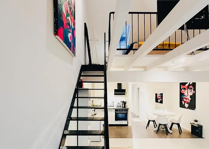 Art Loft In Old Factory *